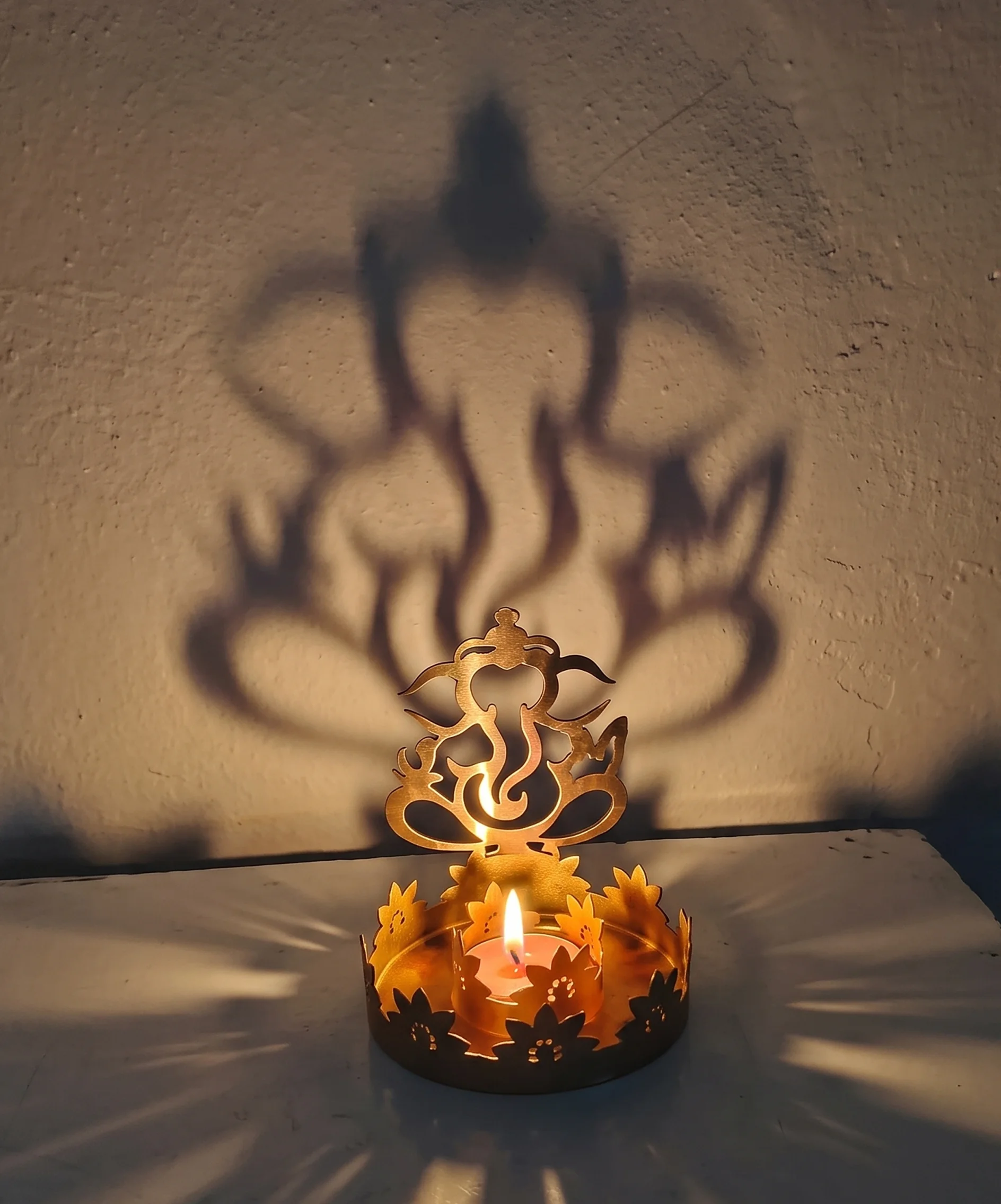 SS Shadow-Effect Candle Holders